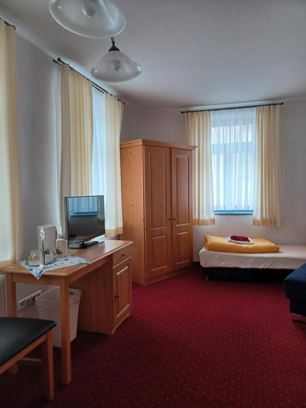 Schöneck Pension Und Gaststaette "Zur Brauschaenke" מראה חיצוני תמונה